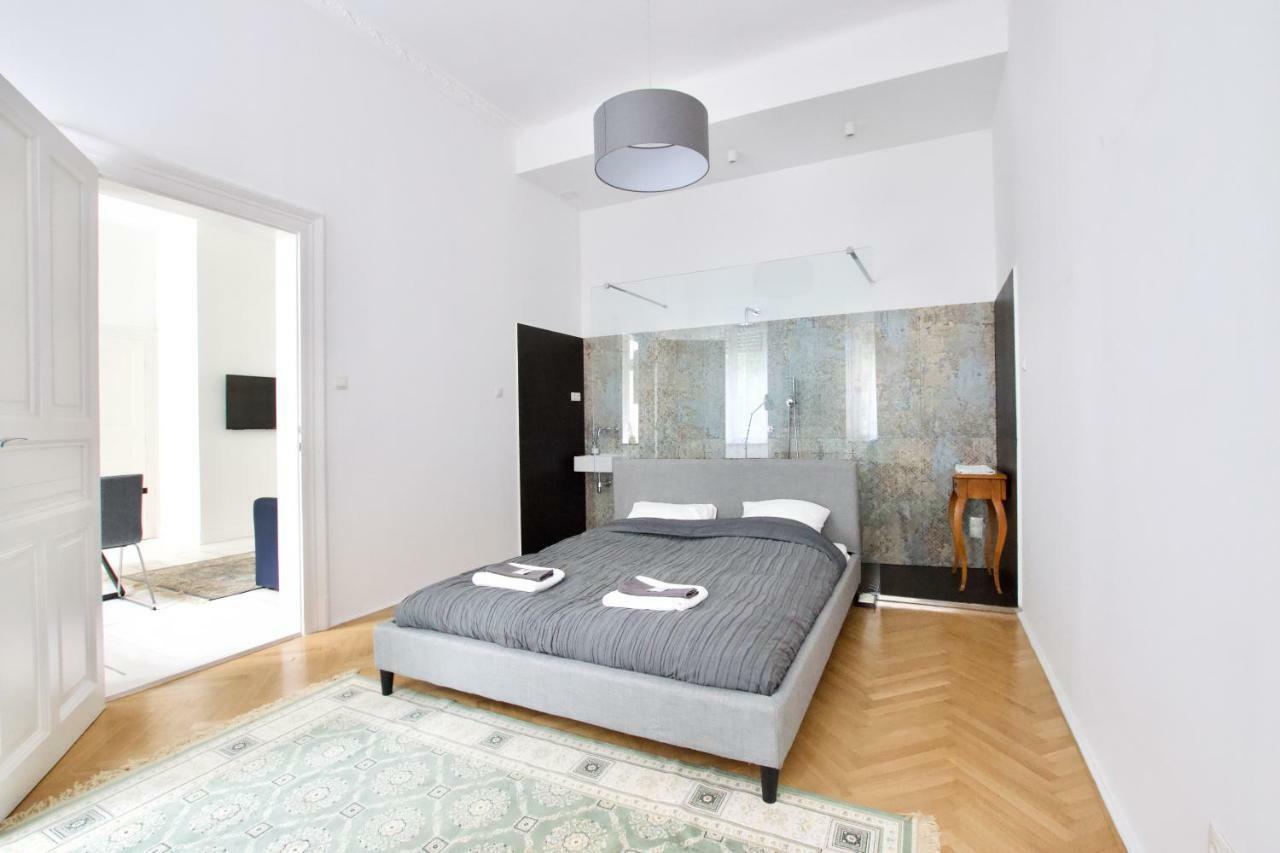 Luxury Apartment By Hi5 - Oktober 6 Street บูดาเปสต์ ภายนอก รูปภาพ